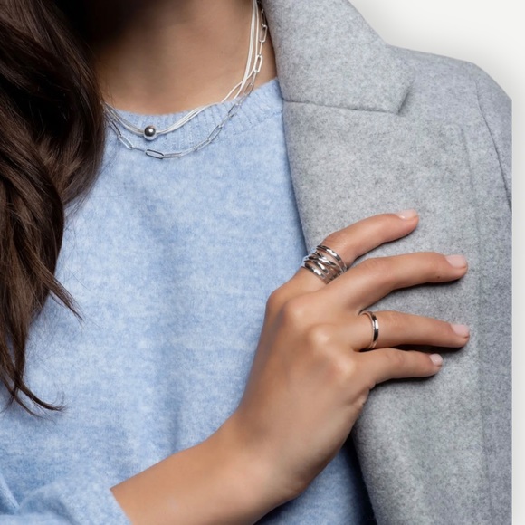 *SOLD* Silpada ‘Wrapped Up’ Overlapping Textured Band Ring NWT in pouch and box - Picture 5 of 8